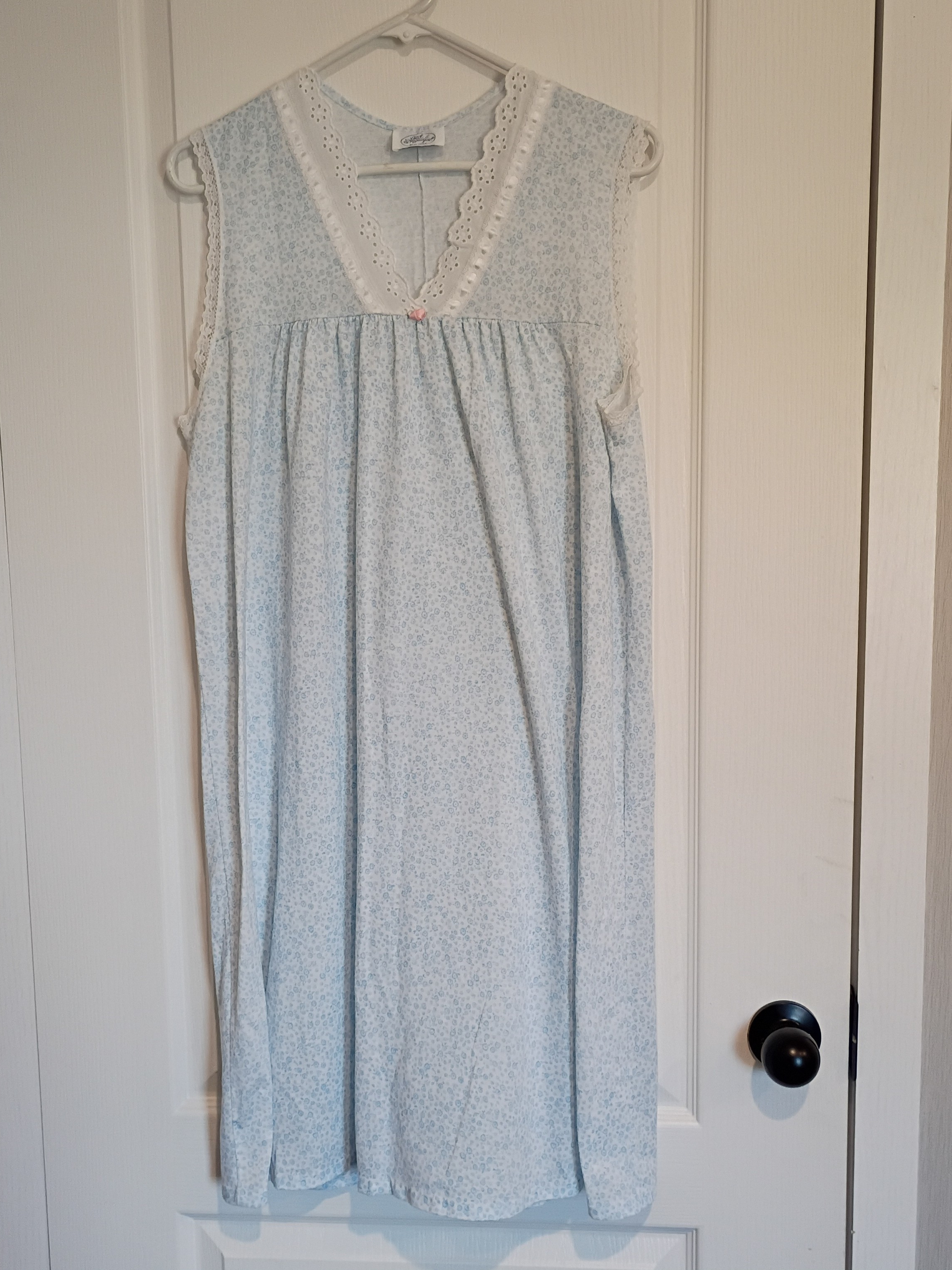 Bed & Breakfast Ny - Soft Cotton Floral Nightgown - Size M